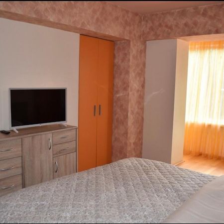 Central Apartment 4 Rooms Braşov Esterno foto