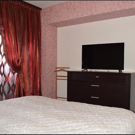 Central Apartment 4 Rooms Braşov Esterno foto