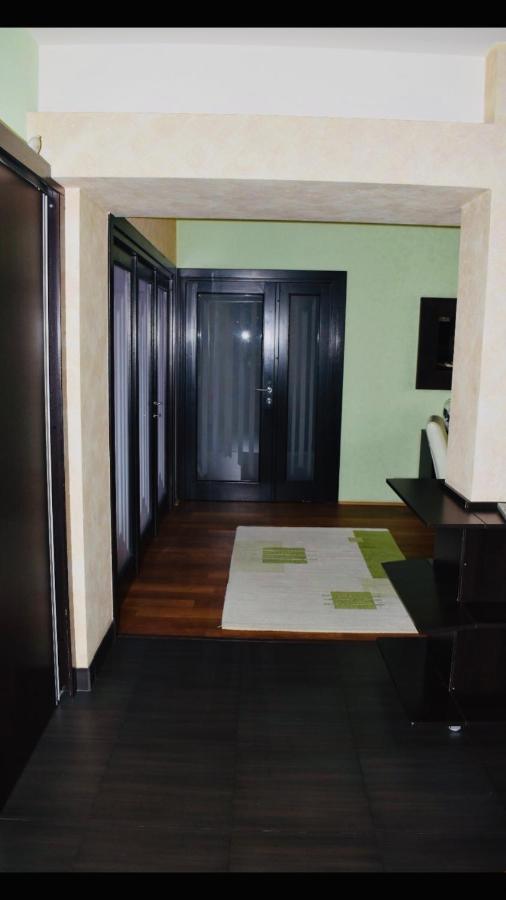 Central Apartment 4 Rooms Braşov Esterno foto