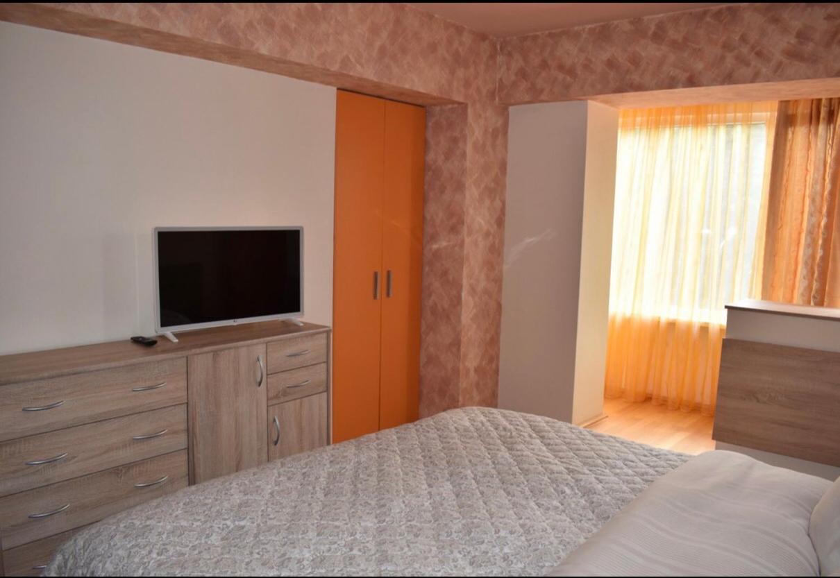 Central Apartment 4 Rooms Braşov Esterno foto